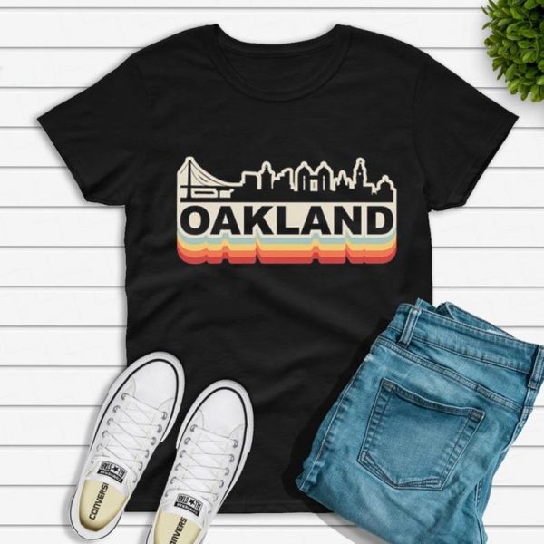 Oakland Skyline Vintage Retro T-Shirt